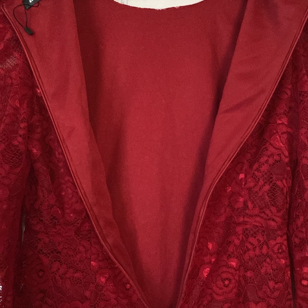 Elegant Red Lace Sheath Dress with Puff Sleeves‎ - Picture 3 of 5